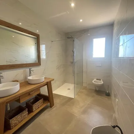 Bavella - Piscine Privée - Vue Mer - 10 Pers *